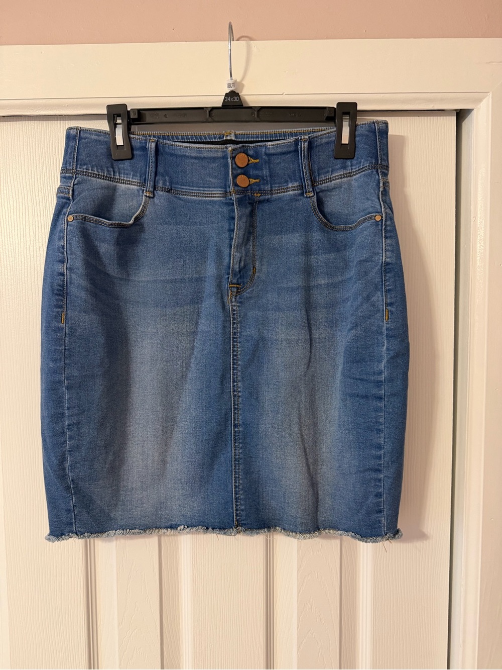 Apt. 9 Blue Denim Jeans with Navy Label